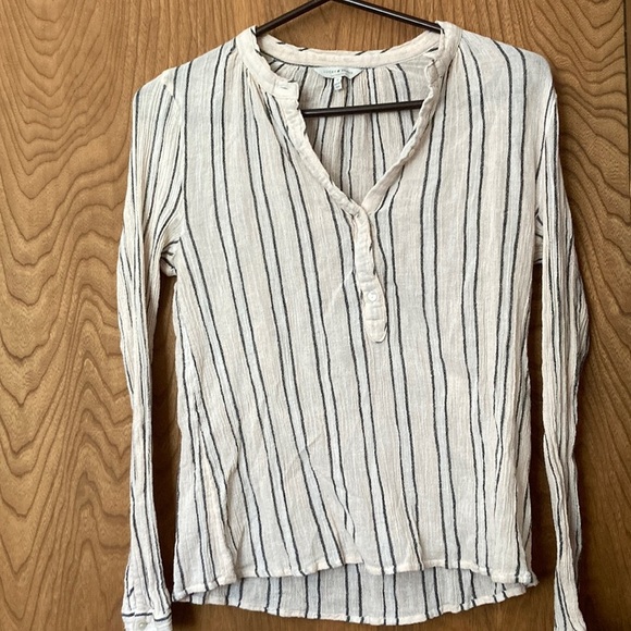 Lucky Brand size small gray and light peach textured blouse v neck GUC - Picture 1 of 3
